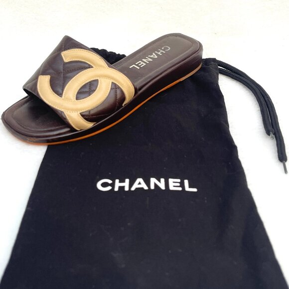 Auc Chanel Cambon Quilted Slides with Beige Interlocking CC in Brown IT 36 - Picture 1 of 10